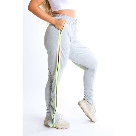 Women's Stress Less Drawstring Elastic Waistband Ruffled Side Comfy Track Pants - Picture 3 of 4